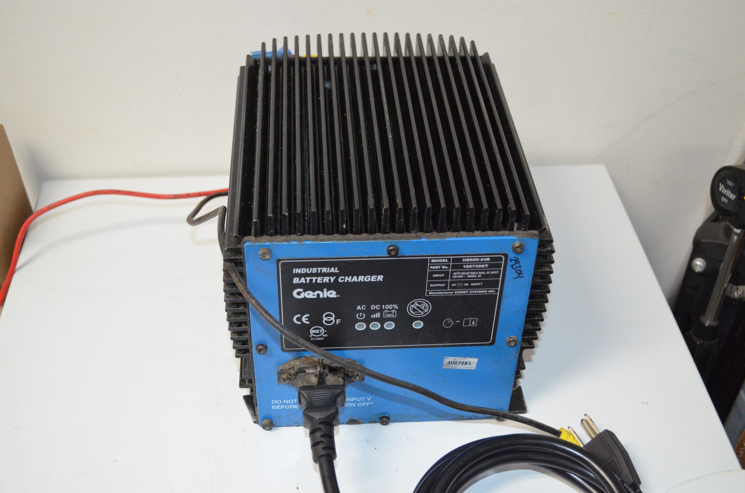 GN-105739GT CHARGER